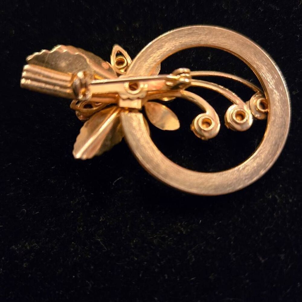 Vintage Gold Flower Red Rhinestone Brooch Pin - Picture 2 of 5